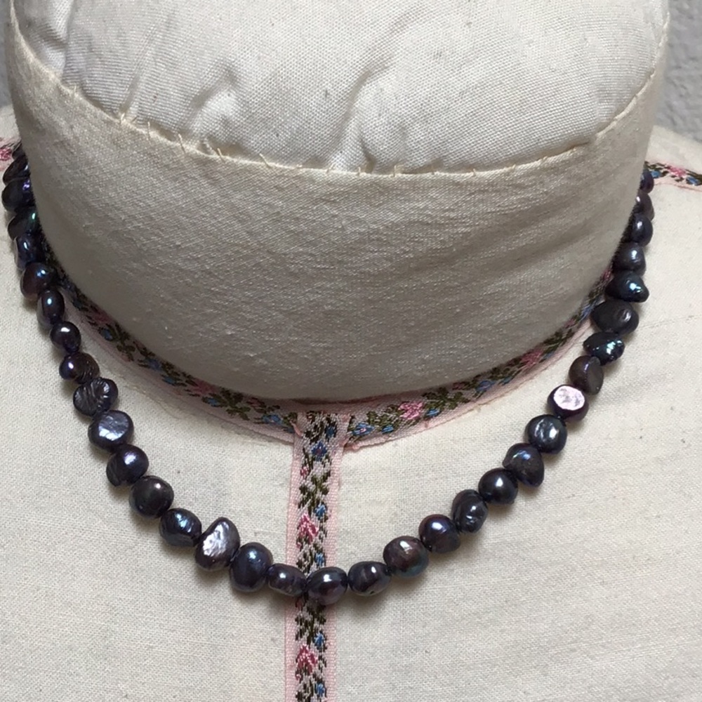 Black freshwater pearl necklace